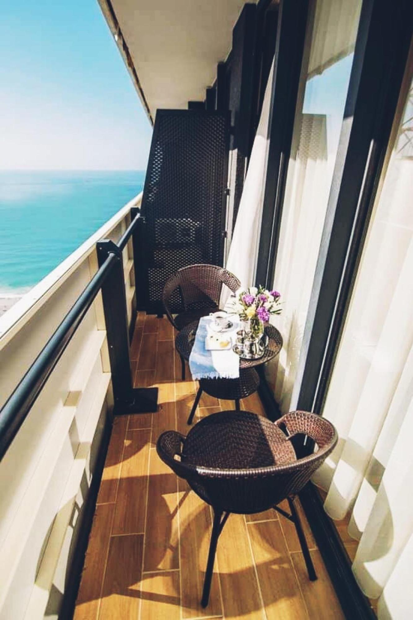 Delux Sea View Aparthotel In Orbi City Batumi Exterior photo