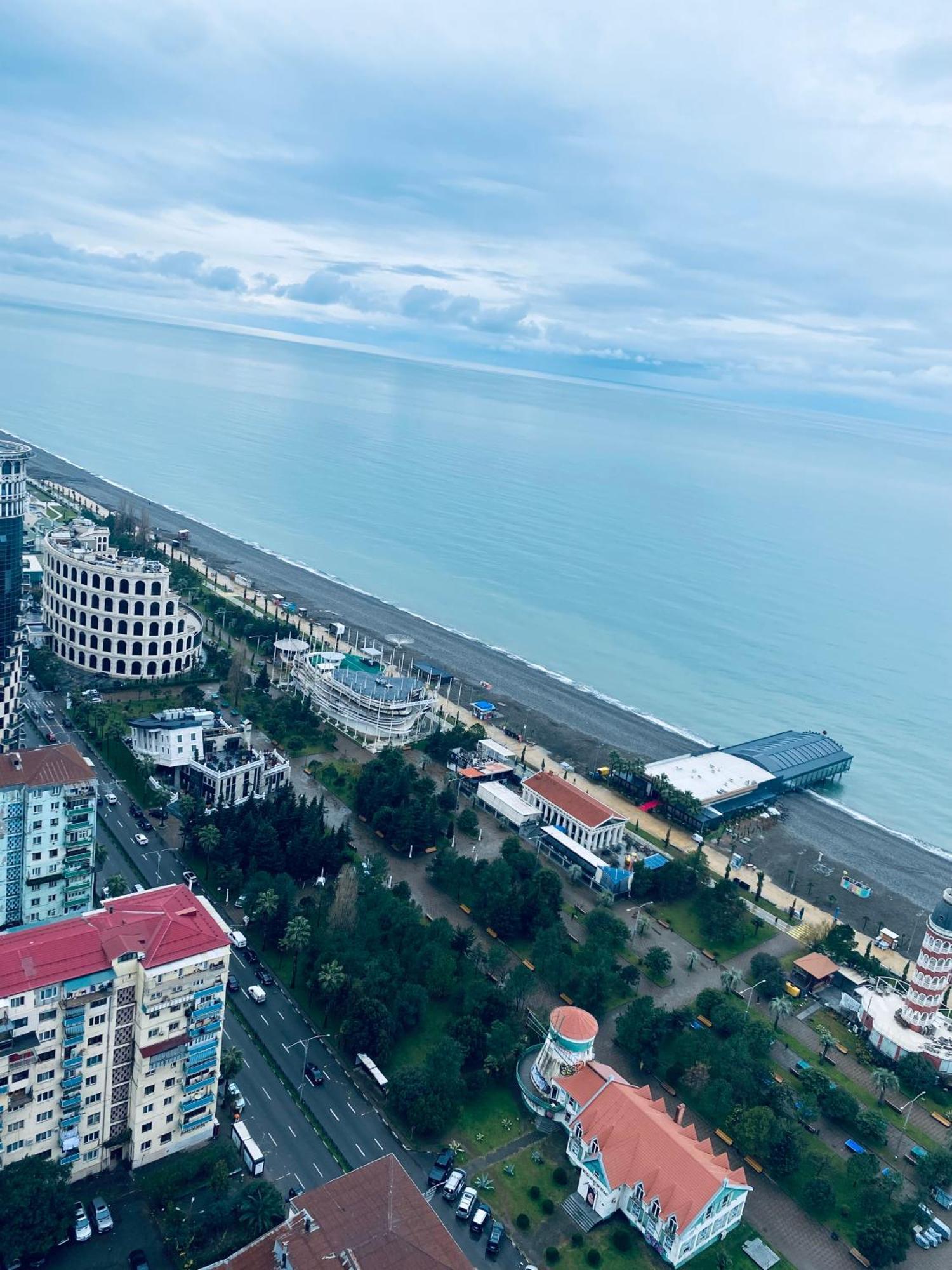 Delux Sea View Aparthotel In Orbi City Batumi Exterior photo