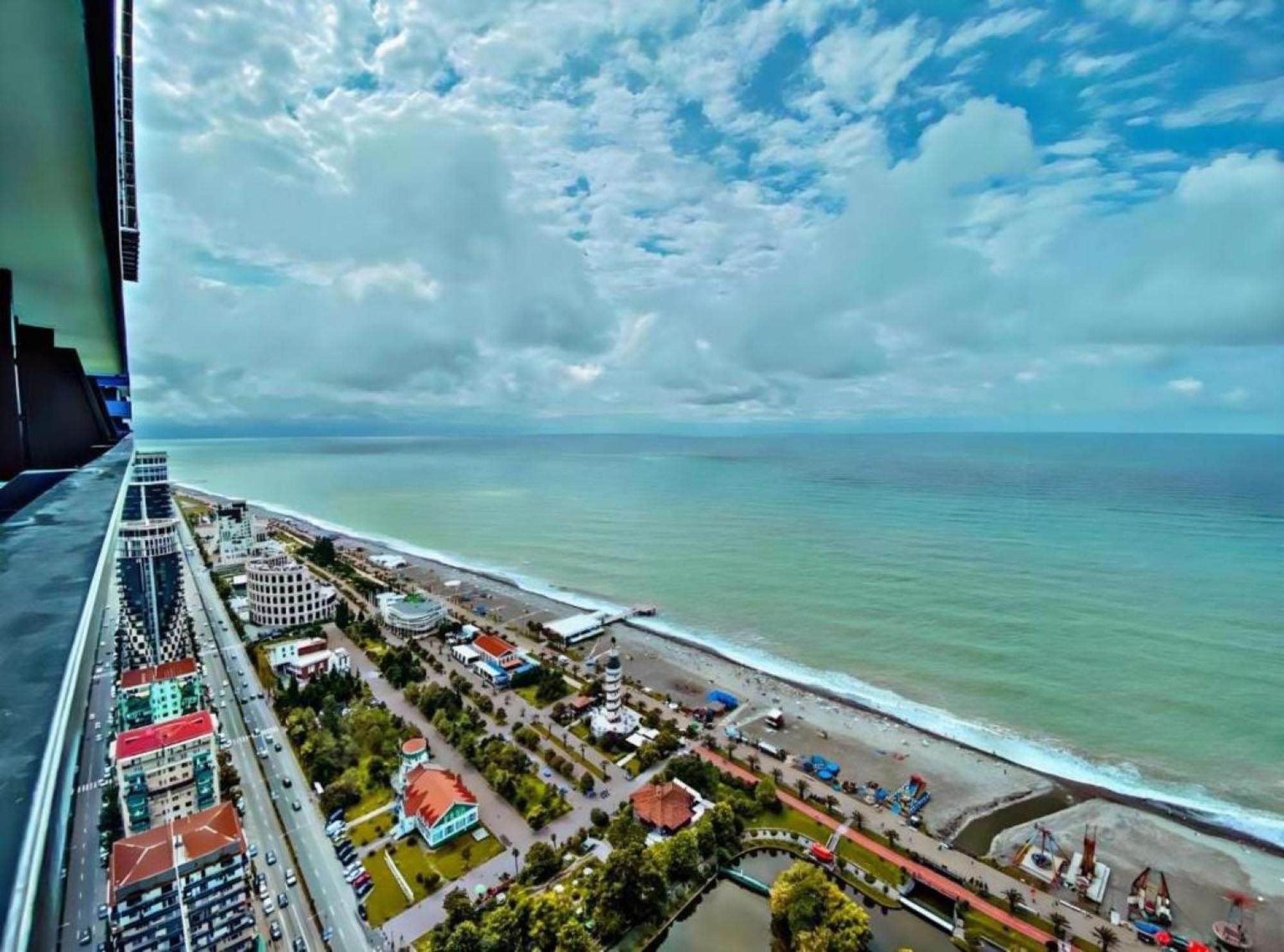 Delux Sea View Aparthotel In Orbi City Batumi Exterior photo